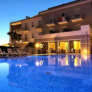 3* Otel Paradiso